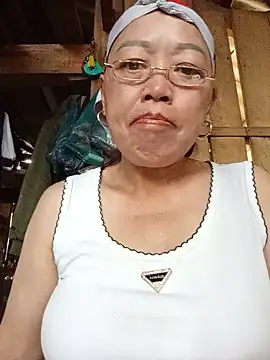 Snapshot of Agnes-baby chatting on May 18, 4:07 am Agnes-baby online show from May 18, 4:07 am
