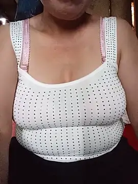 Snapshot of Agnes-baby chatting on June 11, 2:53 am Agnes-baby online show from June 11, 2:53 am