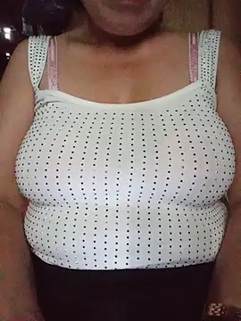 Snapshot of Agnes-baby chatting on June 12, 10:25 am Agnes-baby online show from June 12, 10:25 am