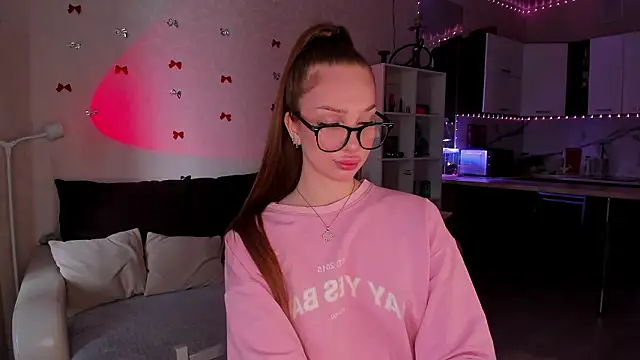 LababyAlice online show from February 1, 4:44 am