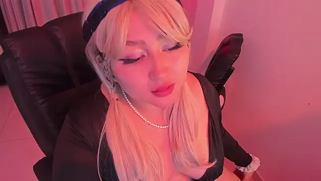 Snapshot of Sweet_lenna chatting on May 16, 7:45 pm Sweet lenna online show from May 16, 7:45 pm