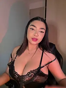 Snapshot of SASHASTRADA_ chatting on February 27, 2:33 am SASHASTRADA online show from February 27, 2:33 am