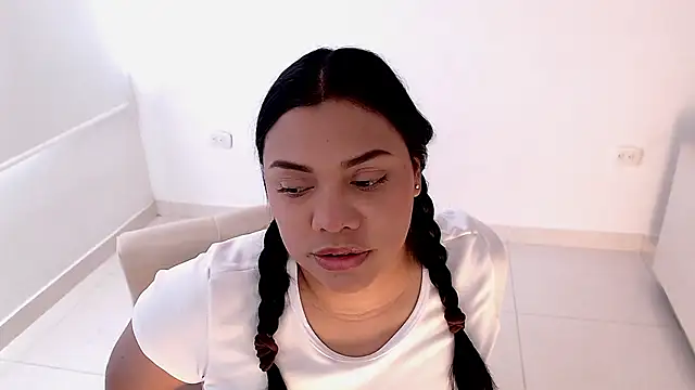 Snapshot of isabelateran chatting on July 17, 6:57 pm isabelateran online show from July 17, 6:57 pm