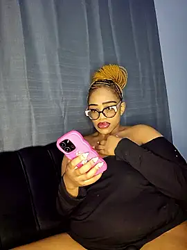 Snapshot of Sultrydiva1 chatting on January 12, 2:17 am Sultrydiva1 online show from January 12, 2:17 am