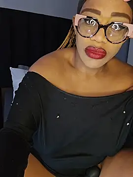 Snapshot of Sultrydiva1 chatting on February 1, 6:12 am Sultrydiva1 online show from February 1, 6:12 am