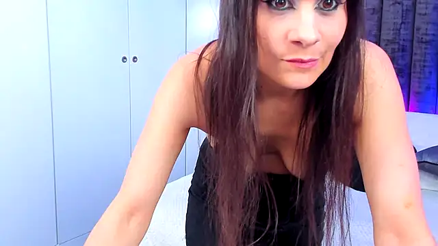 Snapshot of ClaraSweetTV chatting on June 25, 8:13 pm ClaraSweetTV online show from June 25, 8:13 pm