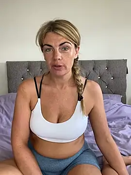 Snapshot of Scarlett_the_girlnextdoor chatting on June 23, 10:13 am Scarlett the girlnextdoor online show from June 23, 10:13 am