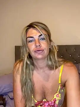 Snapshot of Scarlett_the_girlnextdoor chatting on June 30, 11:39 pm Scarlett the girlnextdoor online show from June 30, 11:39 pm