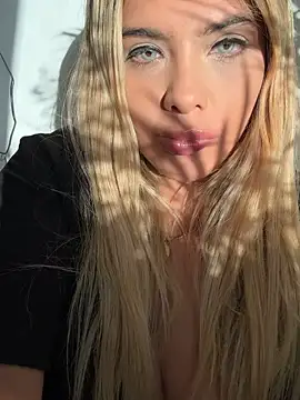 hexaxex online show from March 19, 9:30 pm