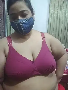 momo loves online show from July 31, 4:28 pm