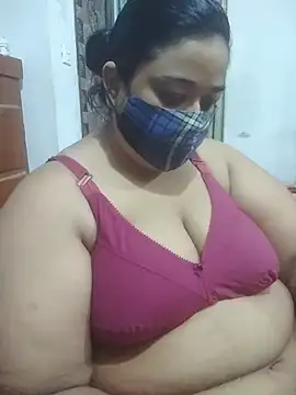 momo loves online show from August 3, 2:44 pm