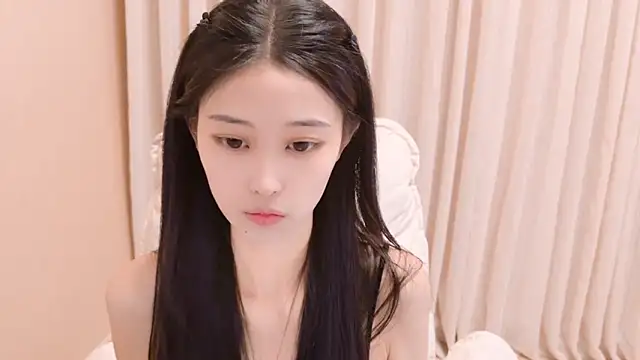 Snapshot of iiiiiiiiiu chatting on April 24, 5:21 am iiiiiiiiiu online show from April 24, 5:21 am