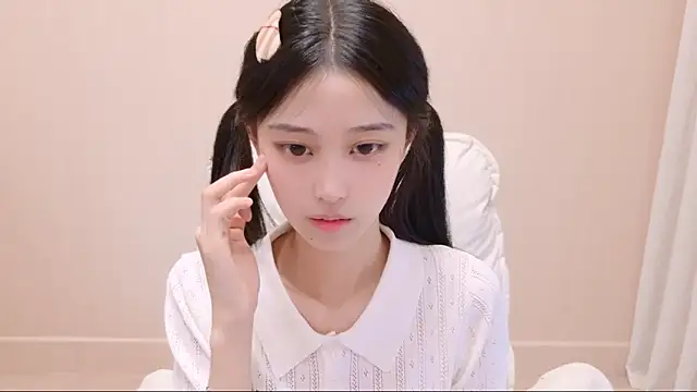 Snapshot of iiiiiiiiiu chatting on May 11, 4:04 pm iiiiiiiiiu online show from May 11, 4:04 pm