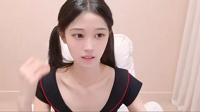 Snapshot of iiiiiiiiiu chatting on May 15, 9:16 am iiiiiiiiiu online show from May 15, 9:16 am