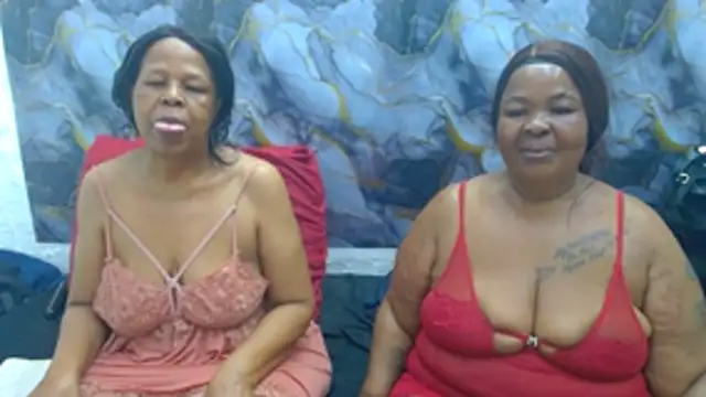 Snapshot of SEXY_MATURExx chatting on May 13, 5:05 am SEXY MATURExx online show from May 13, 5:05 am