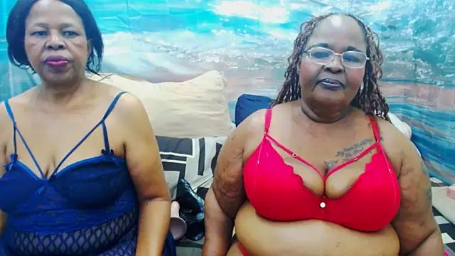 Snapshot of SEXY_MATURExx chatting on June 14, 4:42 pm SEXY MATURExx online show from June 14, 4:42 pm