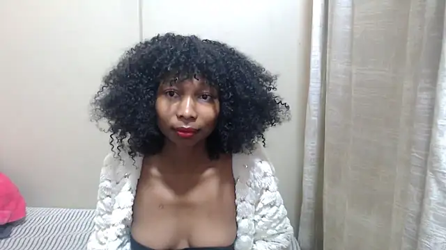 Snapshot of ExtraDoll chatting on May 20, 6:08 am ExtraDoll online show from May 20, 6:08 am
