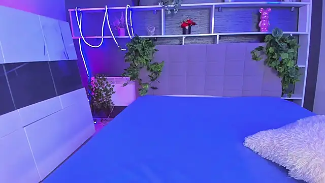 StephieRousee online show from July 30, 5:28 am
