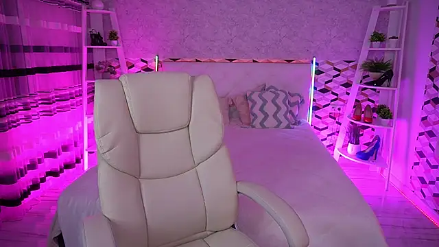 CrystalVibe online show from June 20, 5:43 am