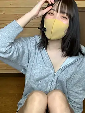 Snapshot of minami_room chatting on May 13, 1:30 pm minami room online show from May 13, 1:30 pm