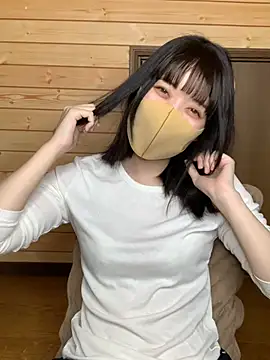 Snapshot of minami_room chatting on May 15, 1:29 pm minami room online show from May 15, 1:29 pm