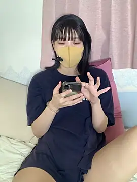 Snapshot of minami_room chatting on May 20, 6:19 am minami room online show from May 20, 6:19 am