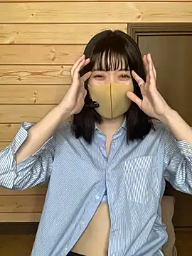 Snapshot of minami_room chatting on May 24, 12:21 pm minami room online show from May 24, 12:21 pm