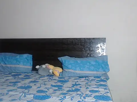 Snapshot of Hottie_heer chatting on February 13, 4:47 pm Hottie heer online show from February 13, 4:47 pm