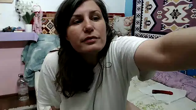 Snapshot of Adelinemilf chatting on May 12, 4:42 am Adelinemilf online show from May 12, 4:42 am