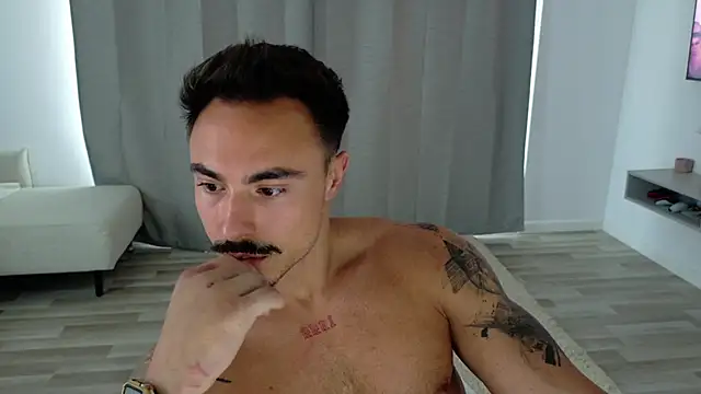 Snapshot of Master_Lukas chatting on June 2, 4:20 pm Master Lukas online show from June 2, 4:20 pm