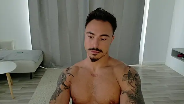 Snapshot of Master_Lukas chatting on June 3, 3:17 pm Master Lukas online show from June 3, 3:17 pm