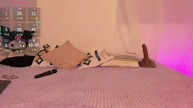 Snapshot of scarletmonroe_ chatting on February 20, 12:27 pm scarletmonroe online show from February 20, 12:27 pm