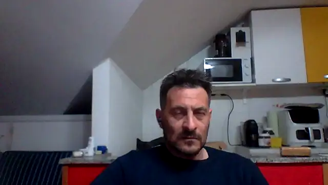 Snapshot of colosone chatting on May 13, 8:06 pm colosone online show from May 13, 8:06 pm
