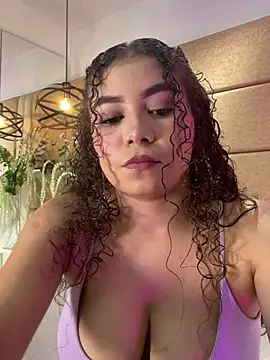 Snapshot of CamilaCastillo chatting on July 6, 7:38 pm CamilaCastillo online show from July 6, 7:38 pm
