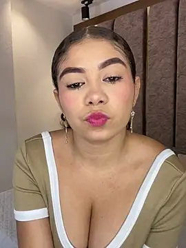 Snapshot of CamilaCastillo chatting on July 29, 7:12 pm CamilaCastillo online show from July 29, 7:12 pm