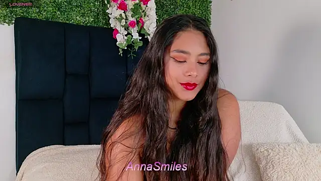 AnnaSmiles online show from June 30, 7:04 pm