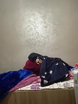 Snapshot of NaaRo-1 chatting on February 14, 7:21 pm NaaRo-1 online show from February 14, 7:21 pm