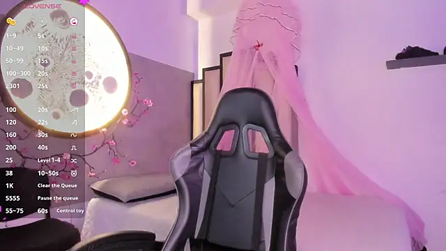 Luna  02 online show from March 12, 11:49 am