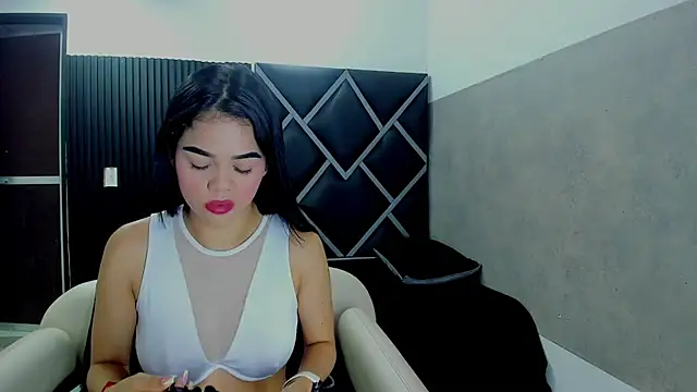 Snapshot of Luna__02 chatting on July 3, 12:00 pm Luna 02 online show from July 3, 12:00 pm