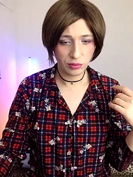 HoneyValentine online show from February 2, 8:40 pm