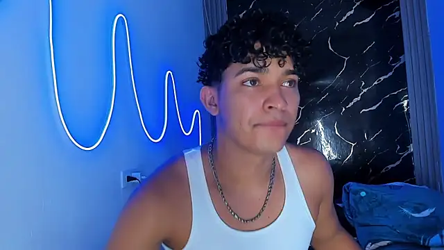 jamescurly00 online show from January 11, 2:05 am