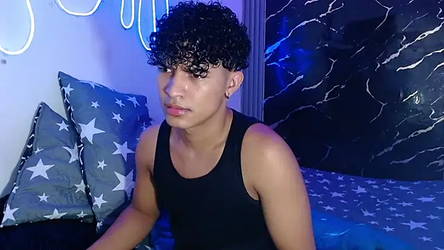 jamescurly00 online show from March 12, 5:35 am