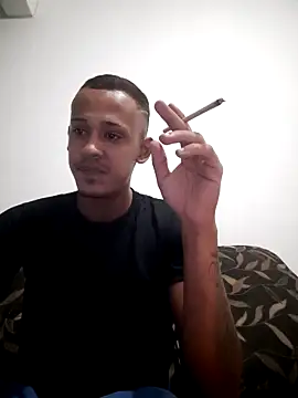 Magrinhodelicia011 online show from March 29, 12:10 am