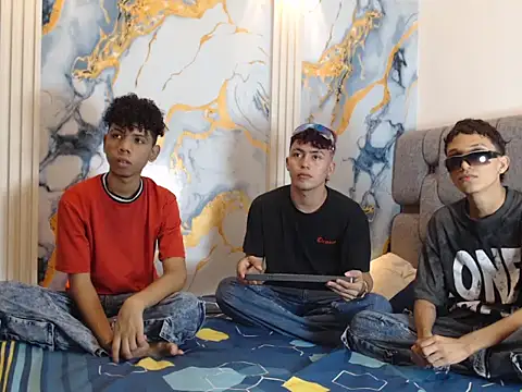 Snapshot of AVENGER_BOYS2026 chatting on August 5, 9:06 pm AVENGER BOYS2026 online show from August 5, 9:06 pm