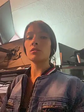 Michelle ec online show from April 29, 9:10 pm