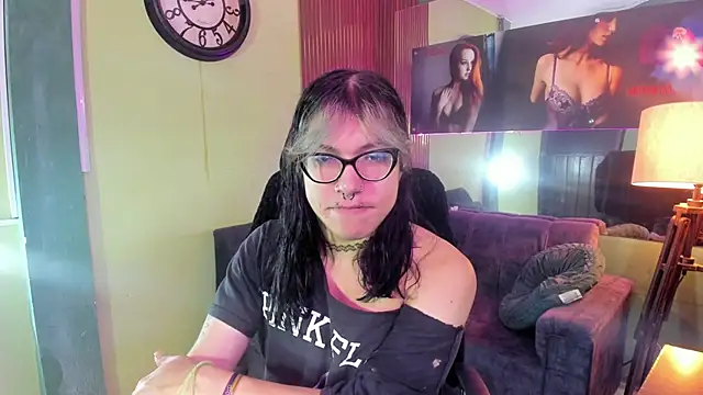 Snapshot of lilith_ayanami chatting on May 27, 12:13 pm lilith ayanami online show from May 27, 12:13 pm