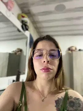 Snapshot of NatalyPinky chatting on May 15, 11:23 pm NatalyPinky online show from May 15, 11:23 pm