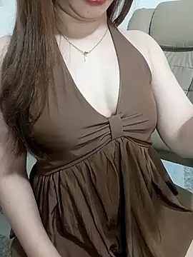 ChanChanLy online show from May 2, 3:28 pm