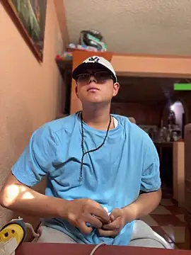 Snapshot of soyrodryp chatting on February 18, 8:49 pm soyrodryp online show from February 18, 8:49 pm