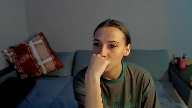 Snapshot of AnnaMized chatting on February 12, 1:28 pm AnnaMized online show from February 12, 1:28 pm